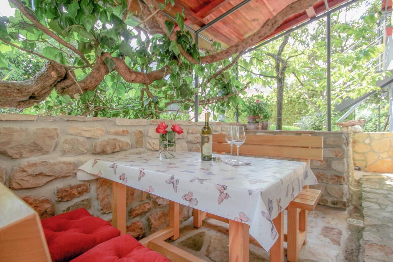 Carla Guest House Новиград Екстериор снимка