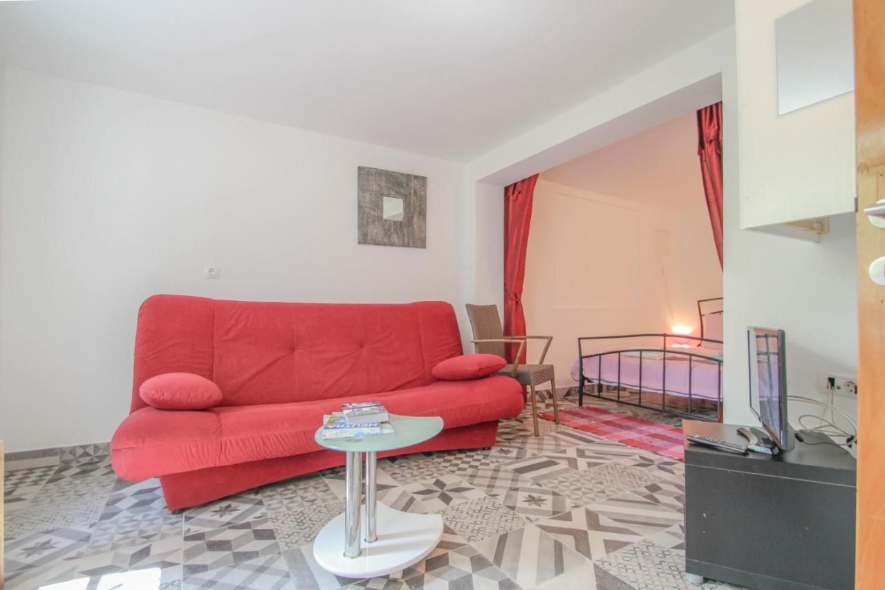 Carla Guest House Новиград Екстериор снимка