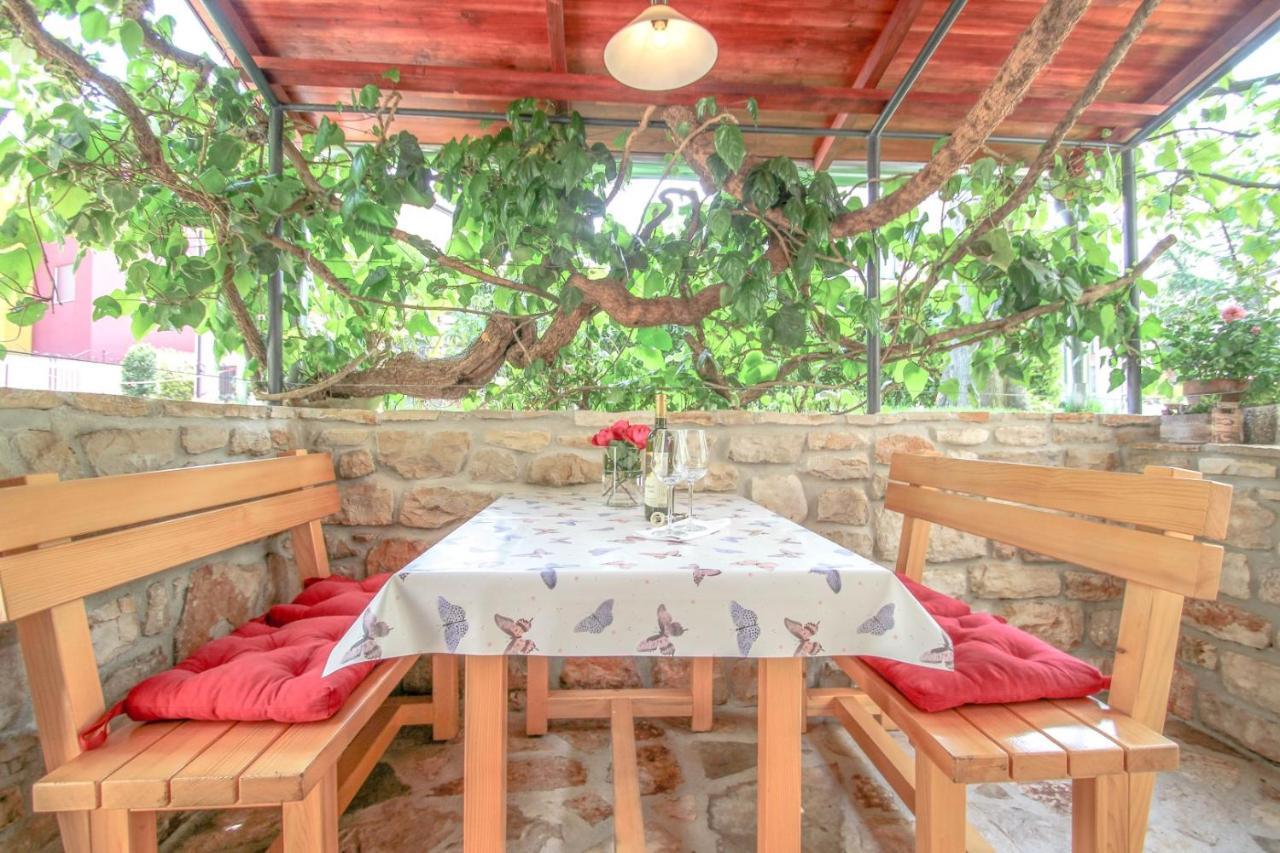 Carla Guest House Новиград Екстериор снимка