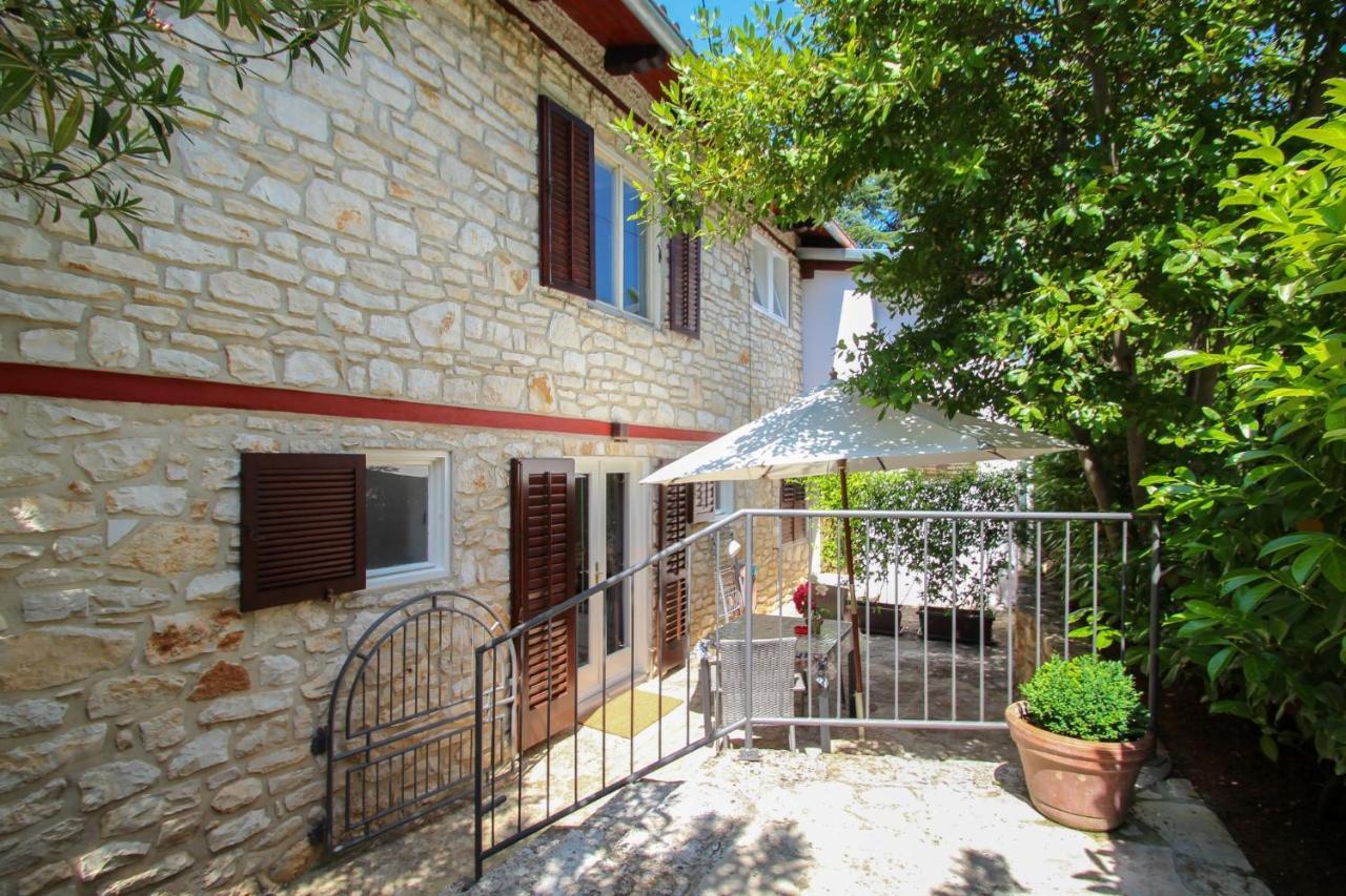 Carla Guest House Новиград Екстериор снимка