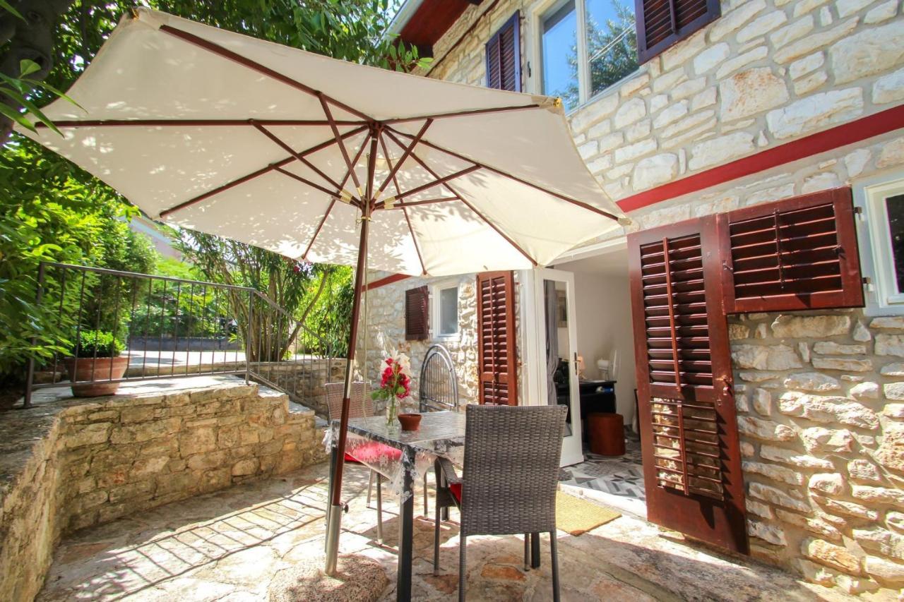 Carla Guest House Новиград Екстериор снимка