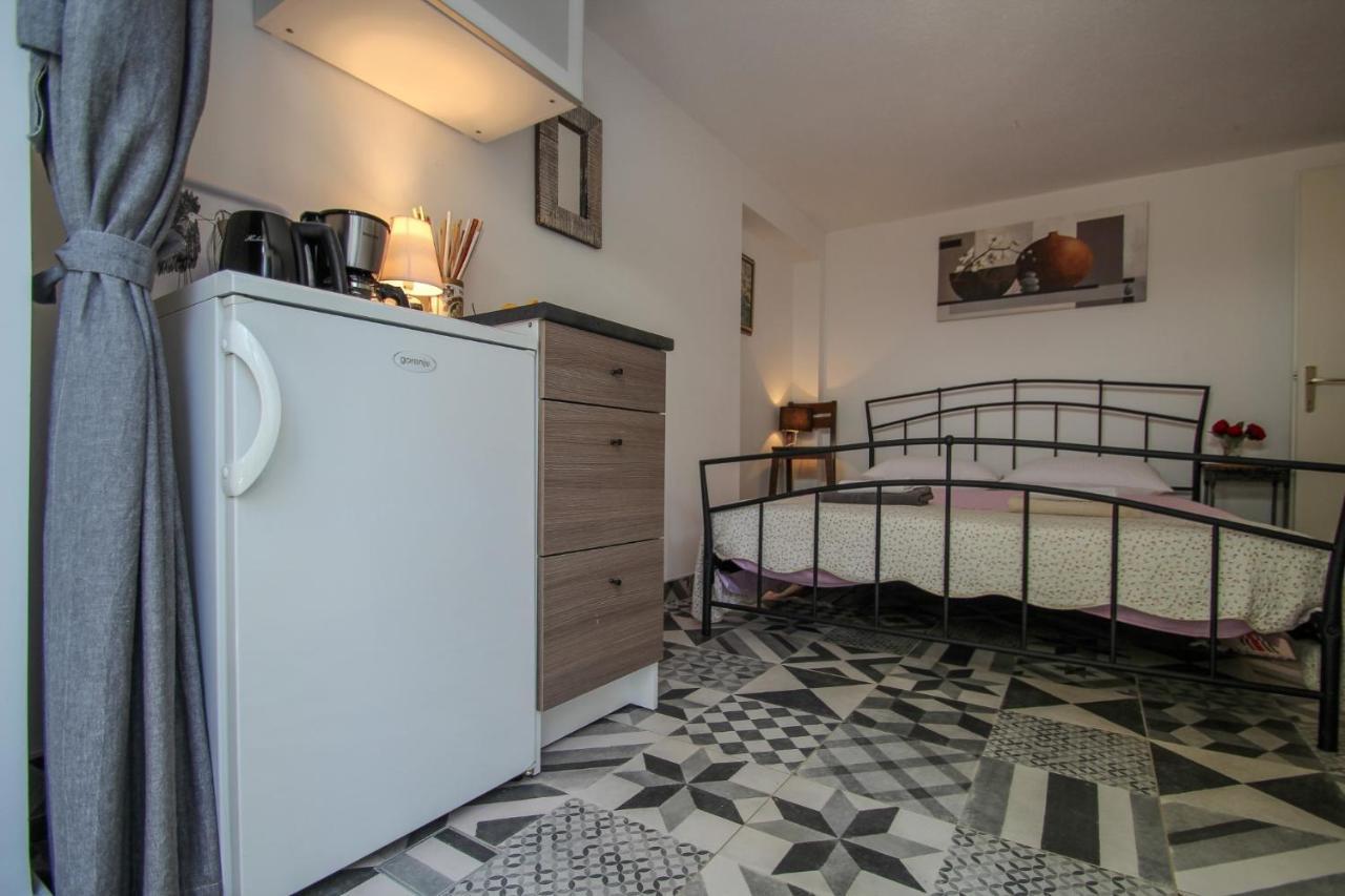 Carla Guest House Новиград Екстериор снимка