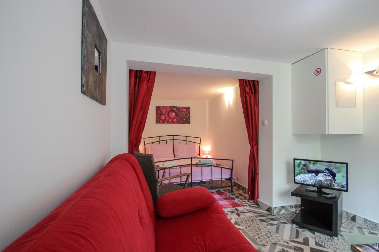 Carla Guest House Новиград Екстериор снимка