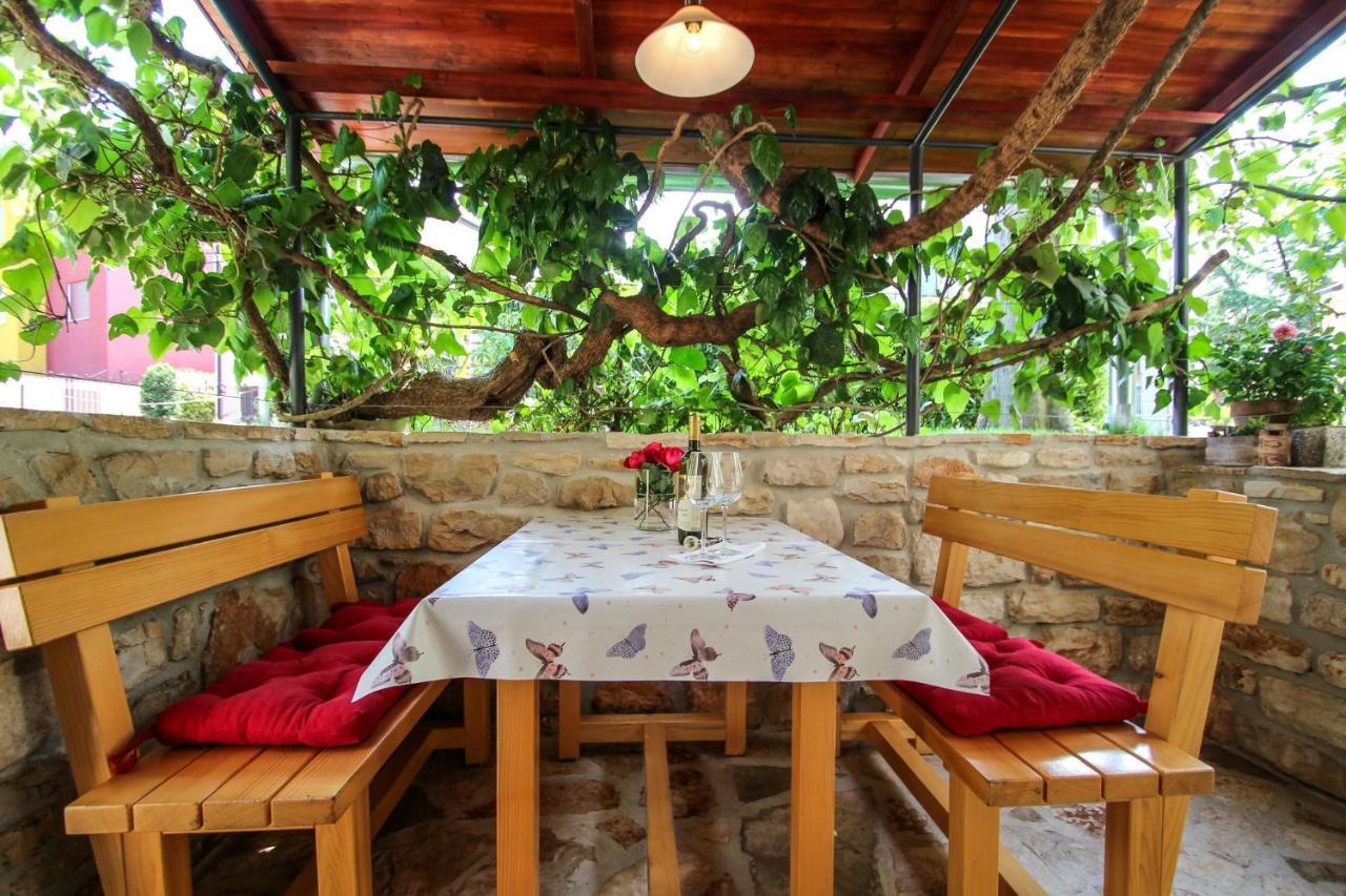 Carla Guest House Новиград Екстериор снимка