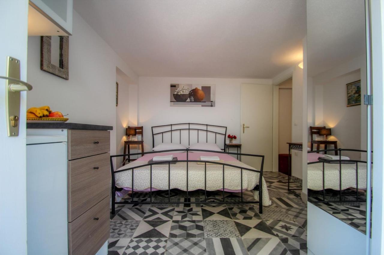 Carla Guest House Новиград Екстериор снимка